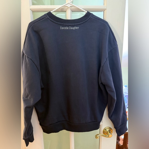 Favorite Aunt Heart Logo Sweatshirt Sz Small EUC - Picture 7 of 10